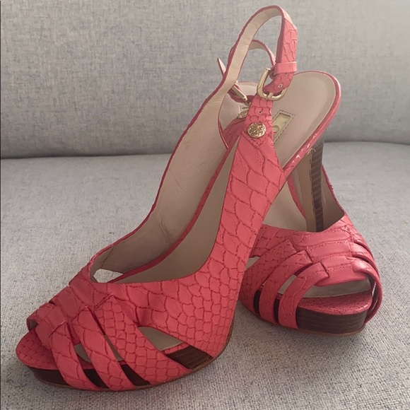 2/$40 leather Guess Coral peep pumps. - Picture 1 of 7